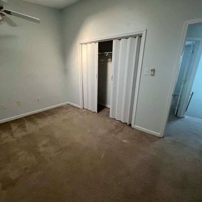 Building Photo - 93 Willowbrook Dr