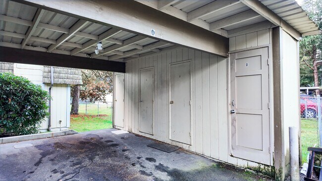 Building Photo - Spacious Apartment in Cozy Tacoma Neighborhood