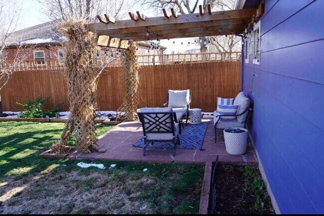 Building Photo - Single Family Home close to Sloan's Lake