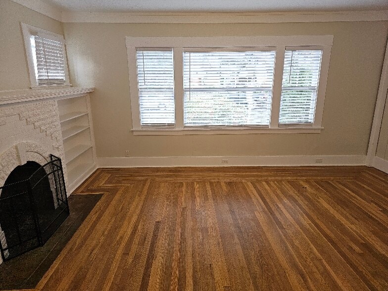 Building Photo - 412 Lincoln St