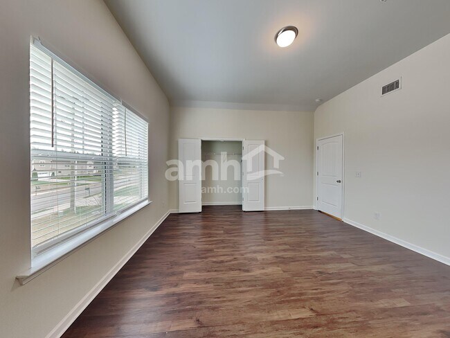 Building Photo - 108 Windyhill St