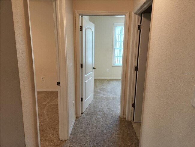 Building Photo - 4174 Central Sarasota Pkwy