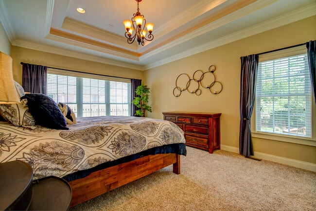 Building Photo - 5 BR, 3 BA Home Quiet Cul de Sac, Convenie...