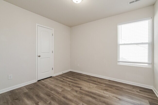 Building Photo - 324 Rustling Way