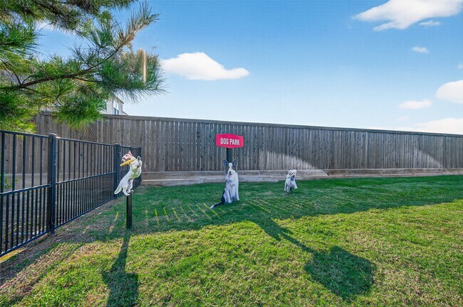 Building Photo - 6804 Westview Dr