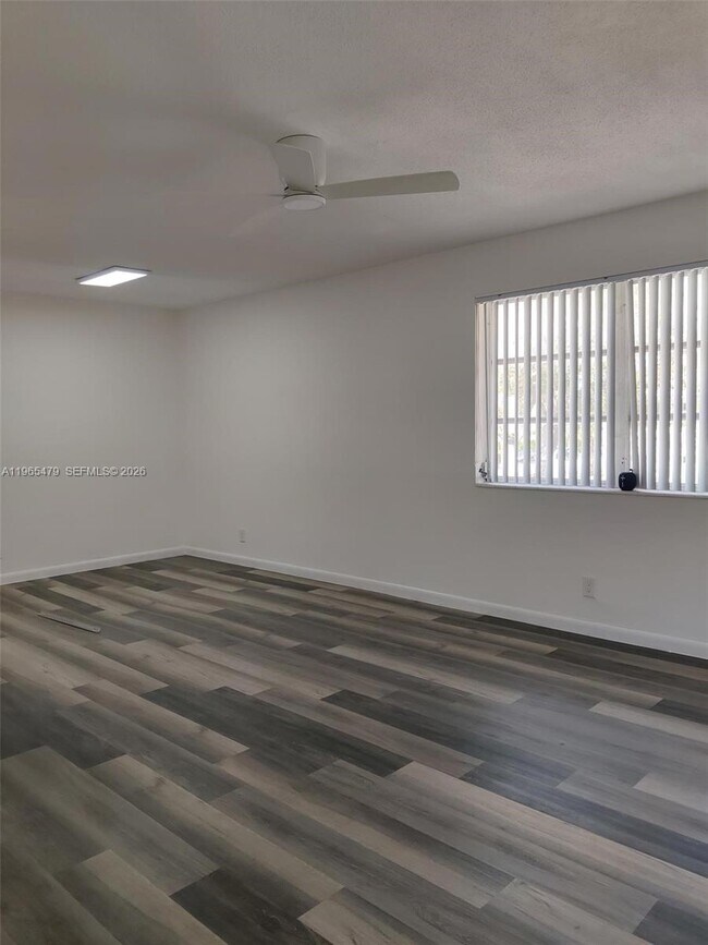 Building Photo - 5950 NE 18th Ave