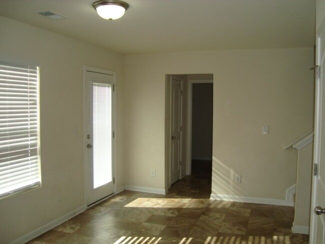 Building Photo - 4 Bedroom Home in Phenix City available to...