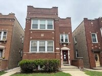 Building Photo - 5126 W Cullom Ave