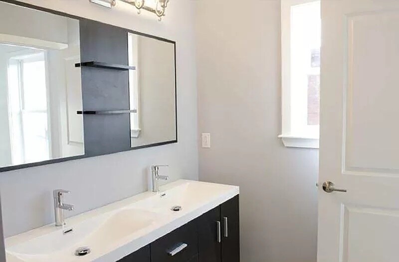 Building Photo - 2989 Livingston St