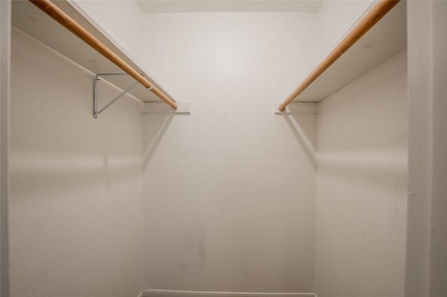 Building Photo - 10106 Lost Trail St