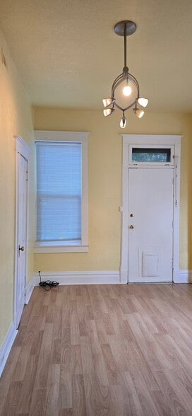 Building Photo - 1057 S 900 E
