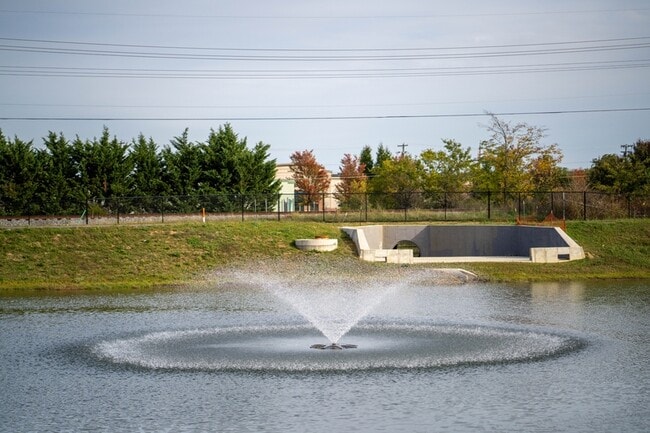 Building Photo - 2555 Bradford Ct