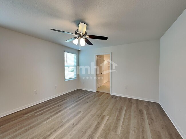 Building Photo - 10316 Flathead Dr