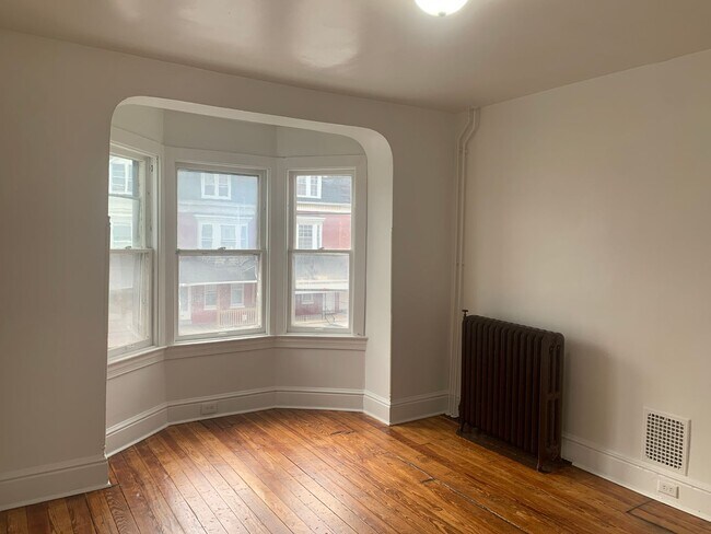 Building Photo - 3 Bedrooms on the Avenues York City