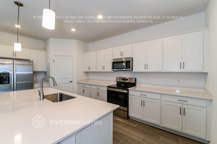 Building Photo - 2380 Dragonfruit Wy