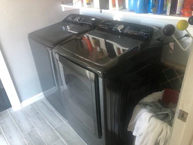 Laundry - 1209 E Campus Dr