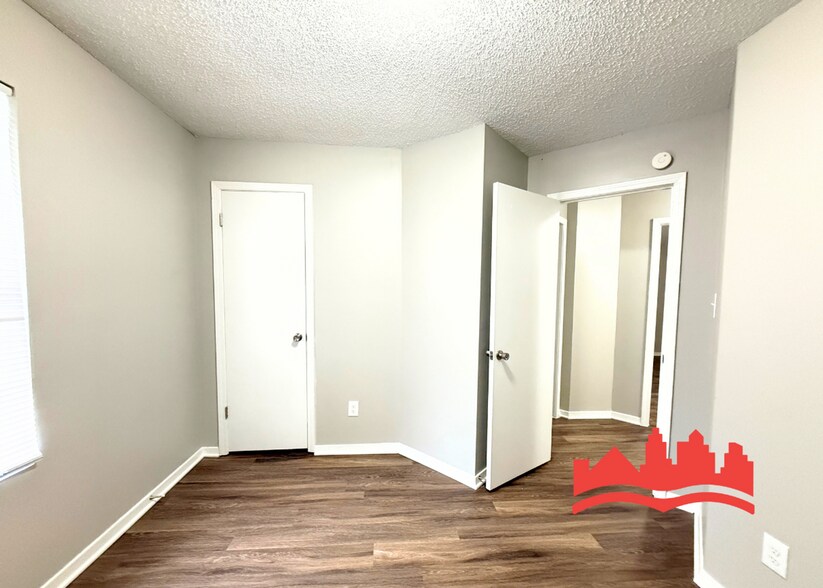 Building Photo - Fully Renovated 3BR/2BA Home – Move-In Ready!