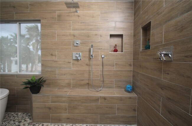 Building Photo - 268 Single Petal St