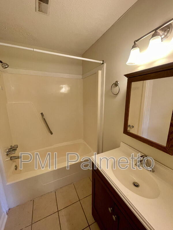 Building Photo - 61A Battery Walk Ct