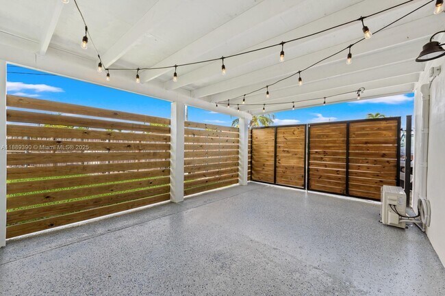 Building Photo - 9370 Nassau Dr