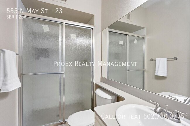 Building Photo - 555 N May