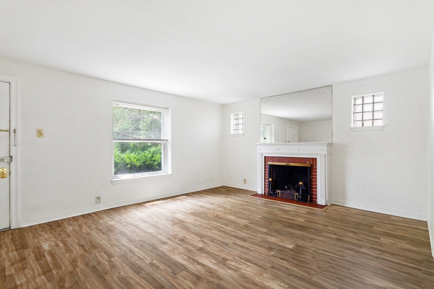 Building Photo - 1076 Wilshire Ave