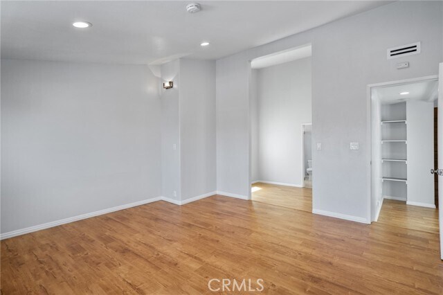 Building Photo - 209 7th St