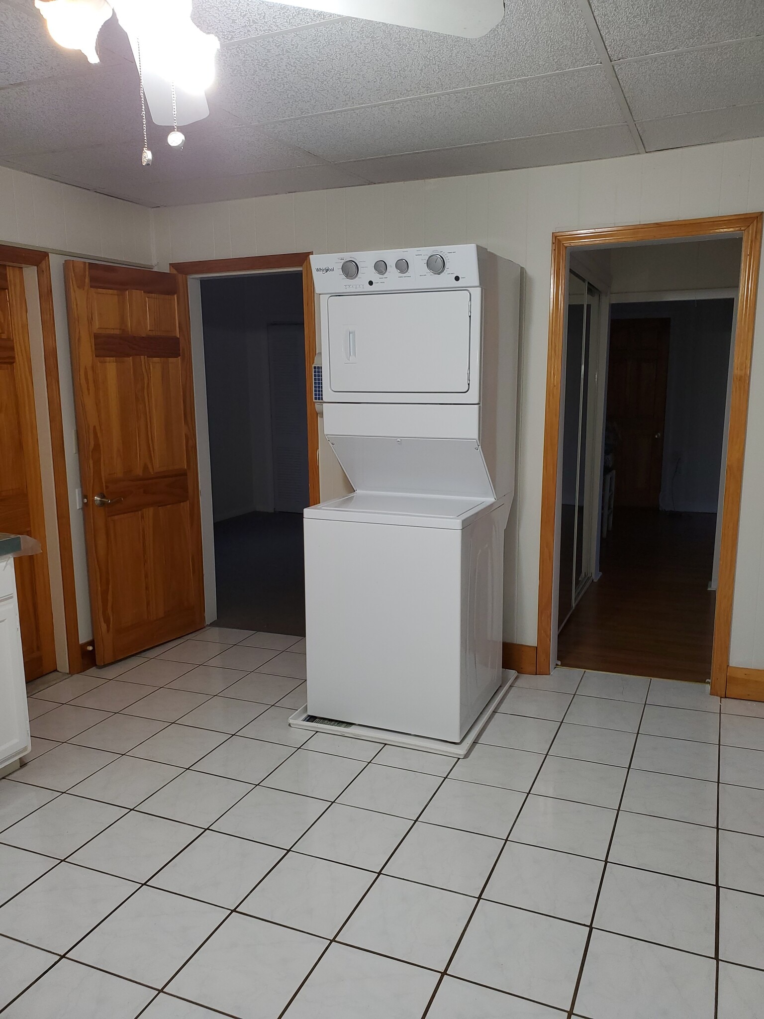 APT 1 KITCHEN (WASHER AND DRYER) - 22 Vincent Ave
