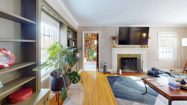 Building Photo - 28 Chelmsford Rd