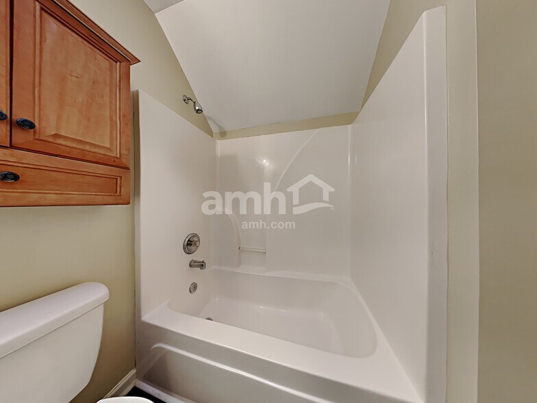 Building Photo - 4812 Oak Haven Pl
