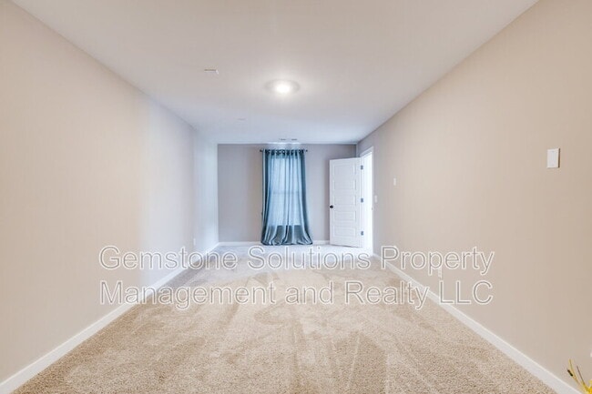 Building Photo - 7284 Ludlow Dr
