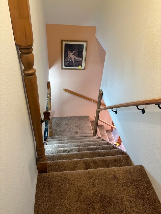 Building Photo - 2000 Steese Hwy