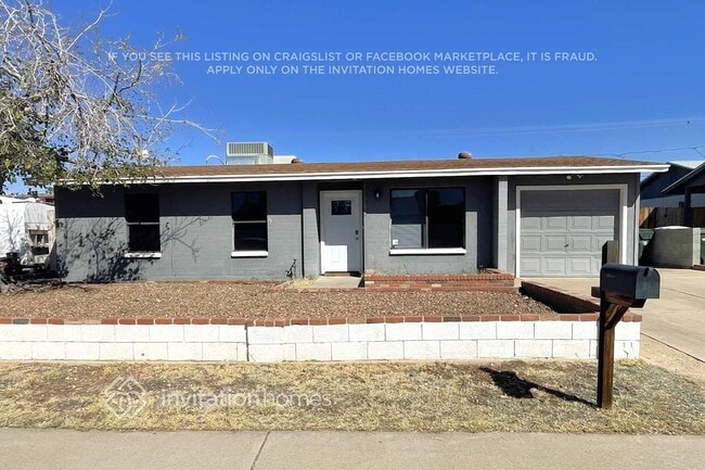 Building Photo - 2128 W Hartford Ave