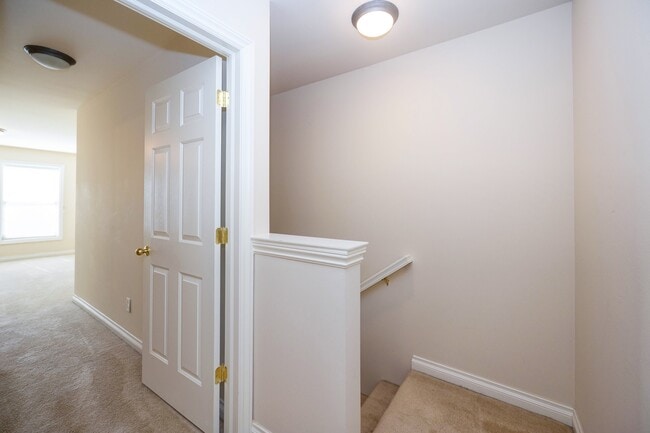 Building Photo - 5706 Hampshire Ln