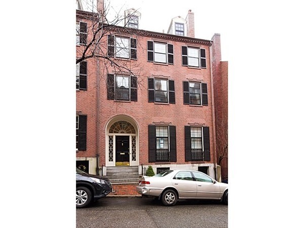Building Photo - 14 Chestnut St