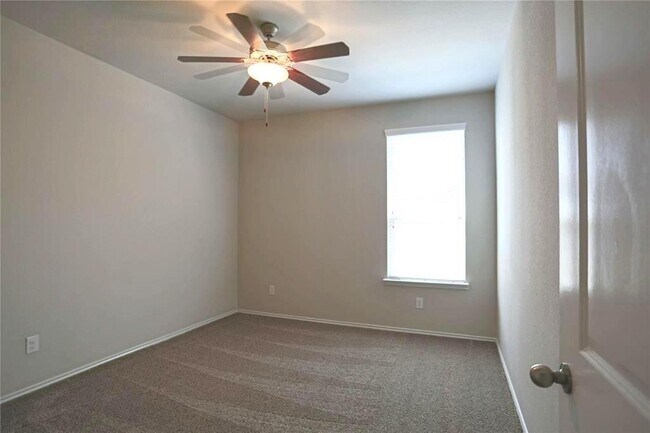 Building Photo - 23727 San Barria Dr