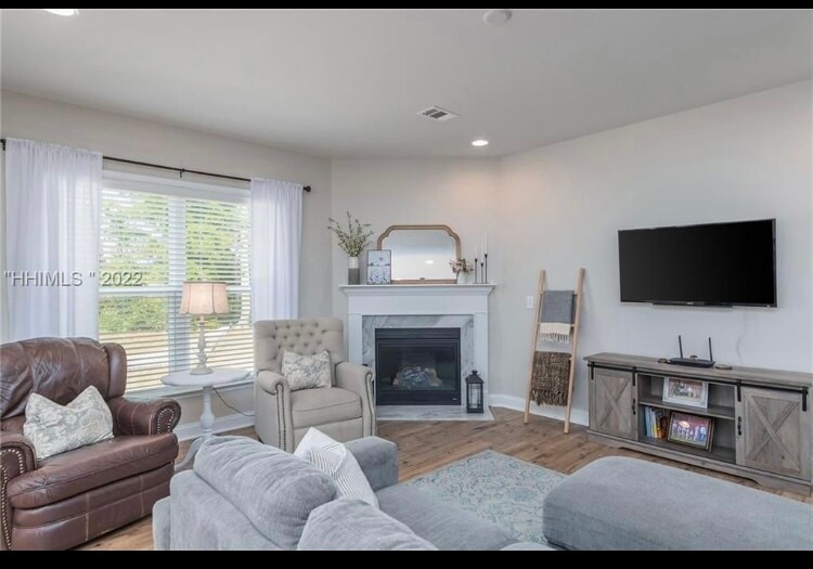 Building Photo - 203 Rudder Run