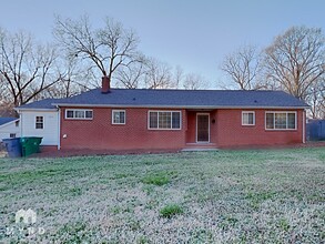 Building Photo - 2915 Allen Rd S