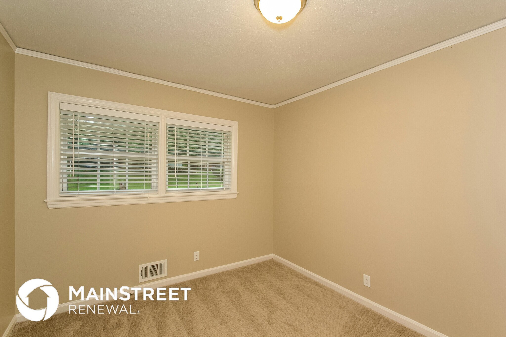 Building Photo - 3545 Ingledale Dr SW