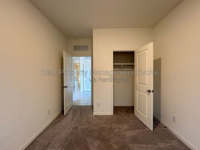Building Photo - 6512 W Magdalena Ln