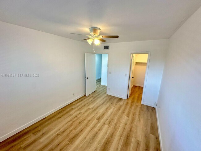 Building Photo - 455 Golden Isles Dr