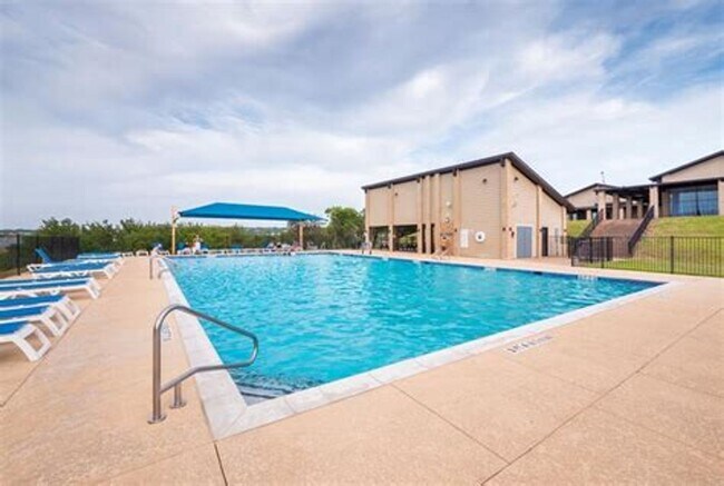 Building Photo - Sophisticated 3/BR 2.5/BS Home in Point Ve...