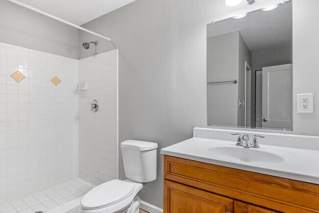 Building Photo - Updated Home with Hardwood Floors, LR & De...