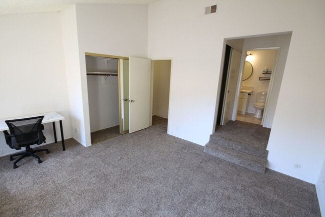 Building Photo - 2-Bedroom 1.5-Bathroom Townhouse