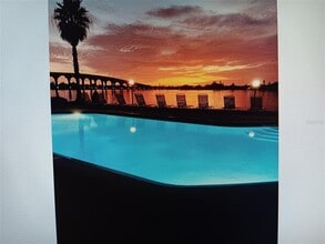 Building Photo - 6279 Sun Blvd