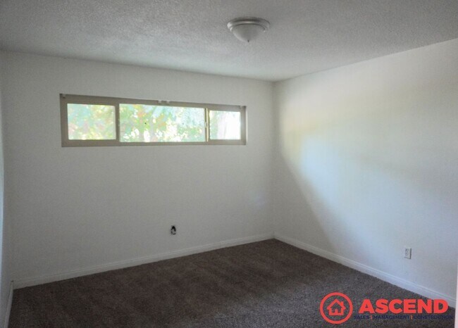 Building Photo - 415 Minner Ave