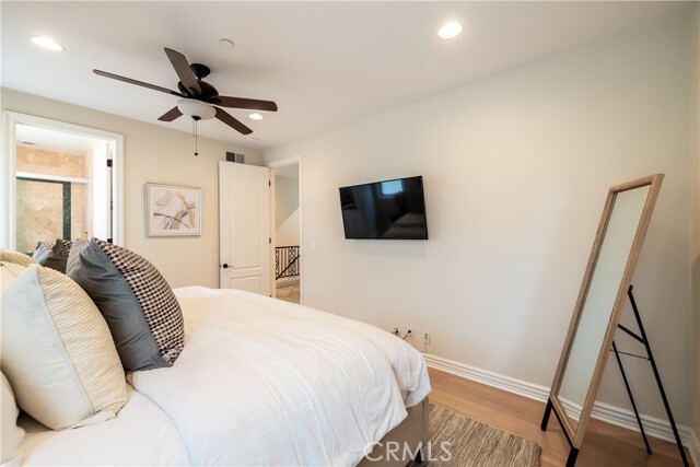 Building Photo - 604 Manhattan Beach Blvd