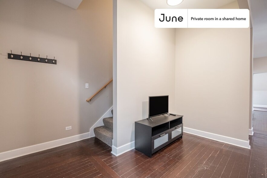 Building Photo - Room in Shared 5 bed/2 bath home