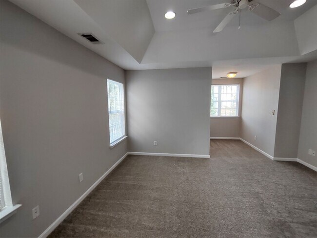 Building Photo - Beautiful Home located in the McCoy Crossing Community!