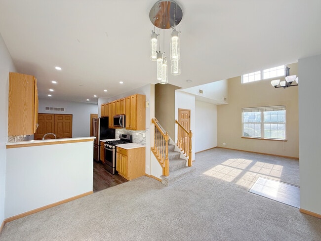 Building Photo - 2534 Hillsboro Blvd